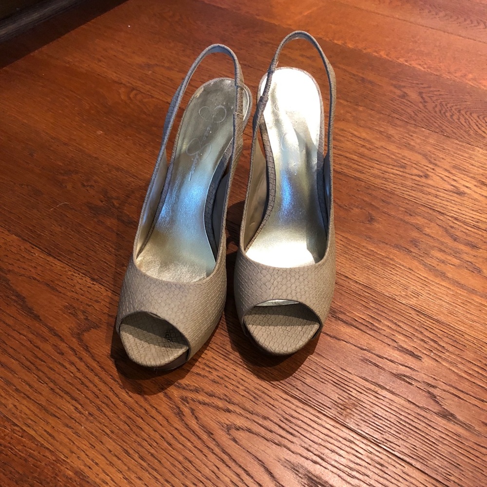 Jessica Simpson Nude/gray color 👠